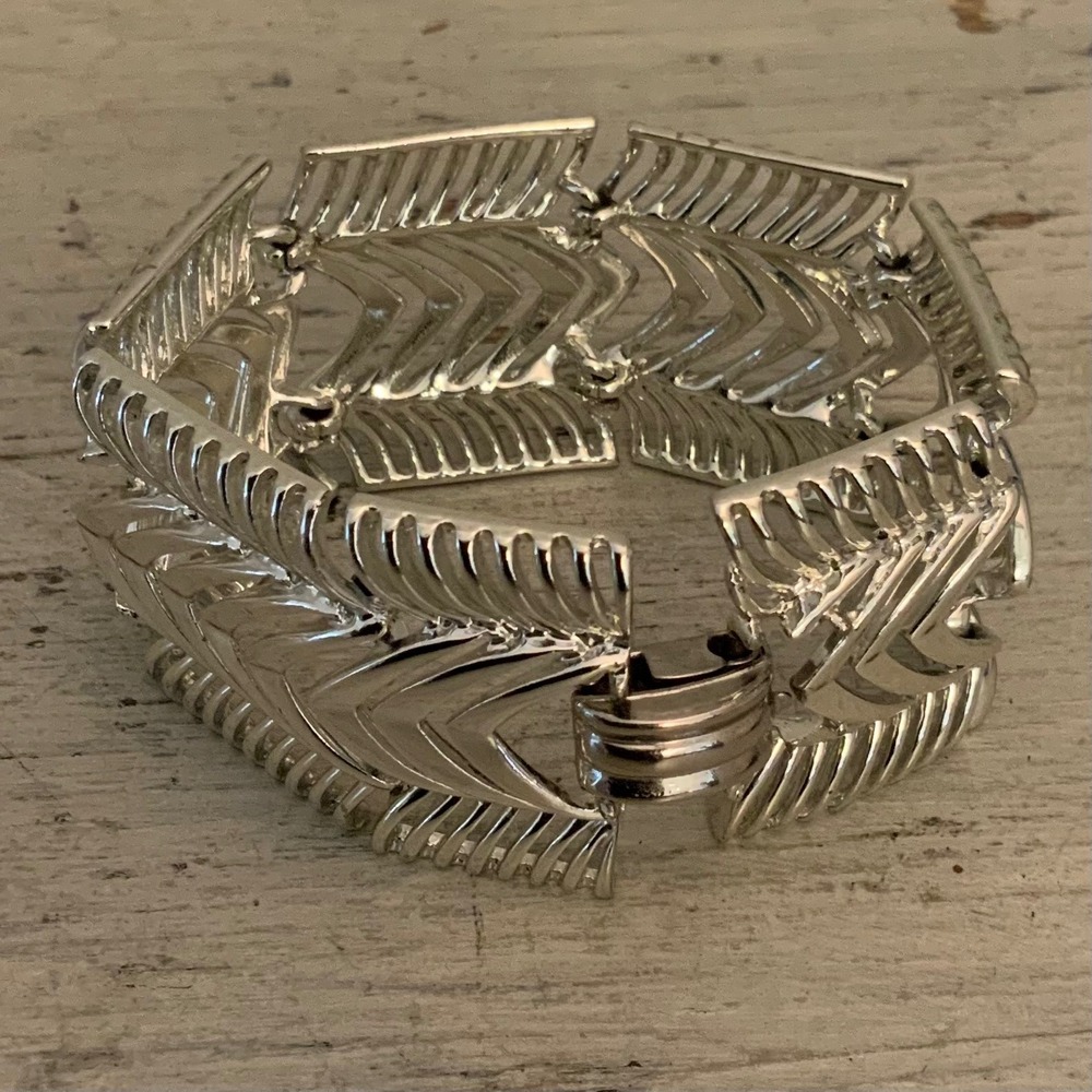 Vintage Coro "Pegasus" Silver Tone Interlocking Geometric Cuff Bracelet 7.5"‎ GC